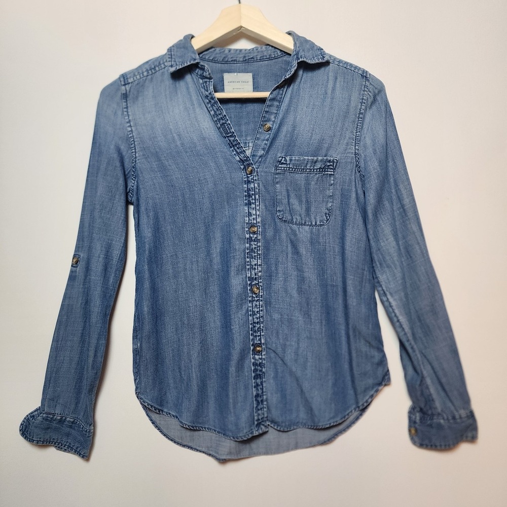 American Eagle Boyfriend Fit Chambray Button Down Shirt Blue Size XS
